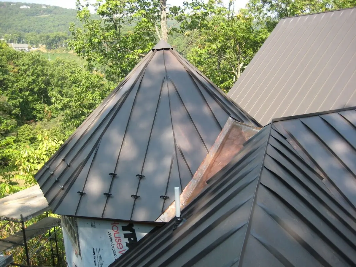Professional Roof Tarp Installation by Craftsman Roofing in Vista East